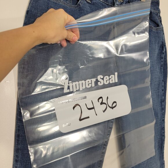 Riders by Lee Women's Blue Slimming Mid Rise Boot Cut Denim Classic Jeans Sz 12 - Picture 13 of 14